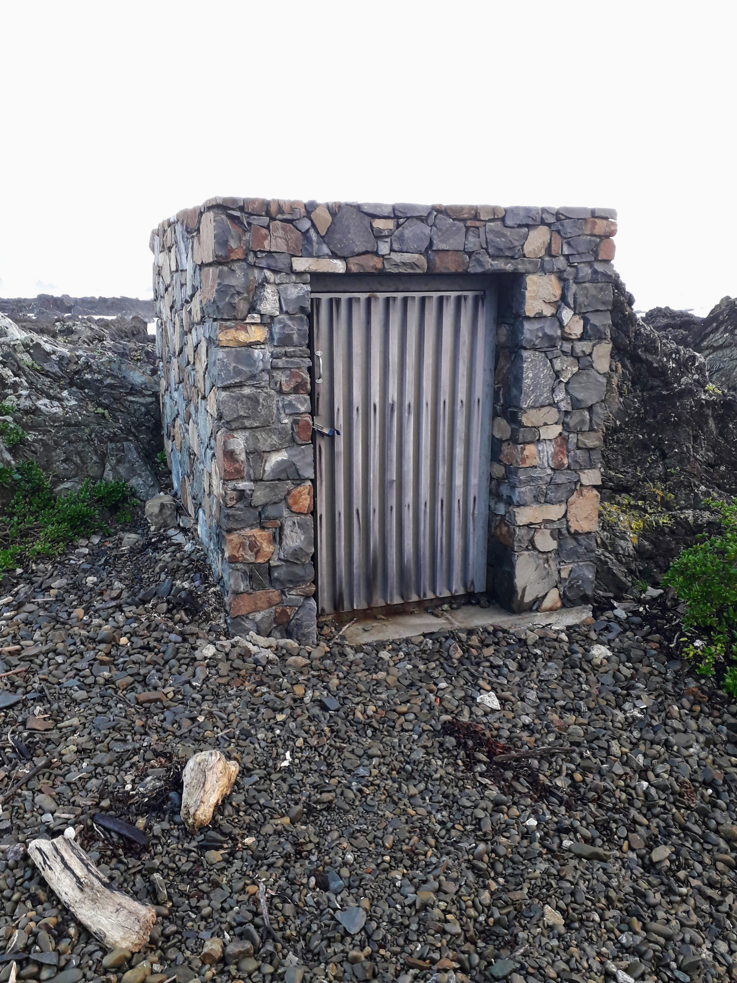 Beach shed by Stephen Day