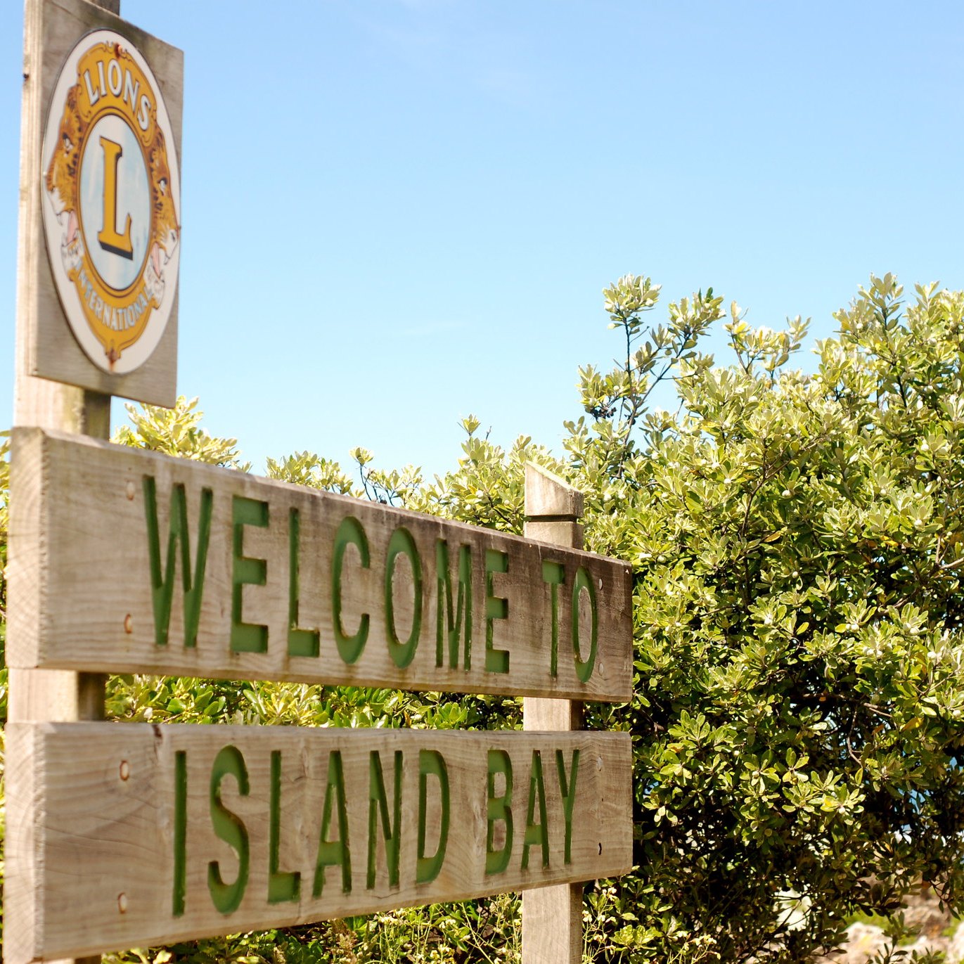 Welcome Sign by Adam and Tess https://www.flickr.com/photos/23011149@N07/4159866812/